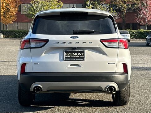 Used 2022 Ford Escape SE image 4