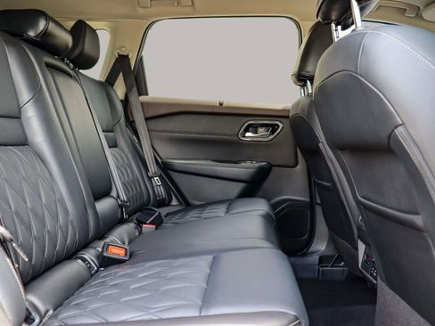 Used 2022 Nissan Rogue Platinum w/ Head-Up Display Package image 31