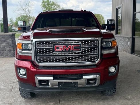 Used 2019 GMC Sierra 3500 Denali w/ Duramax Plus Package AWD/4WD image 5