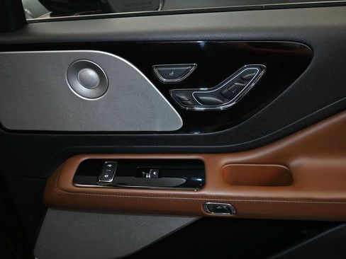 Used 2020 Lincoln Aviator Reserve w/ Equipment Group 202A AWD/4WD image 33