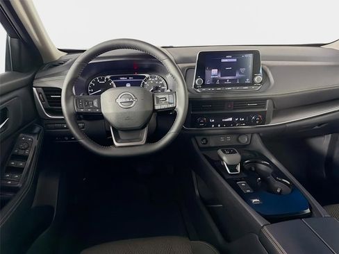 Certified 2026 Nissan Rogue SV FWD image 22