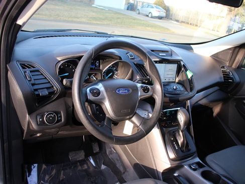 Used 2016 Ford Escape SE w/ Equipment Group 201A image 16