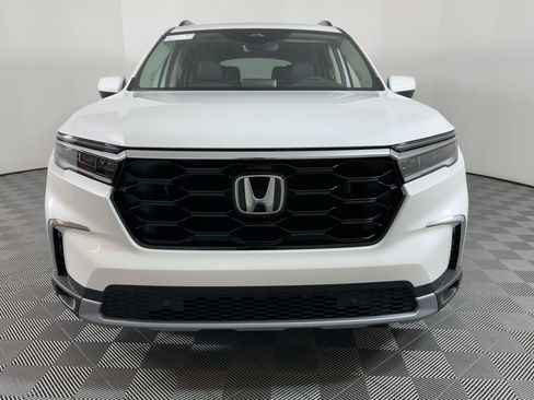 New 2025 Honda Pilot Touring image 5
