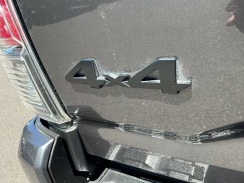 Used 2020 Toyota Tacoma TRD Pro AWD/4WD image 32
