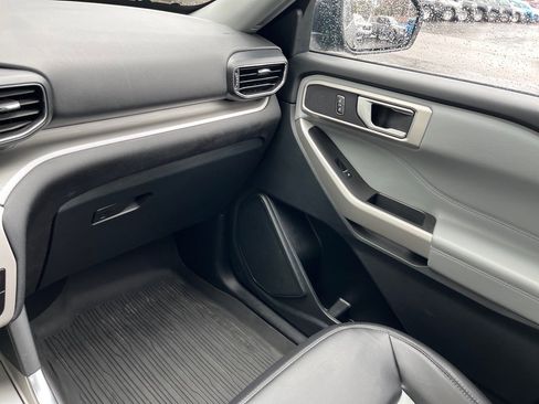 Used 2024 Ford Explorer XLT w/ Equipment Group 202A image 20