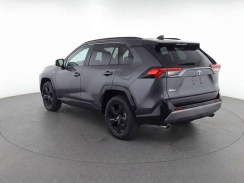 Used 2022 Toyota RAV4 XLE AWD/4WD image 3