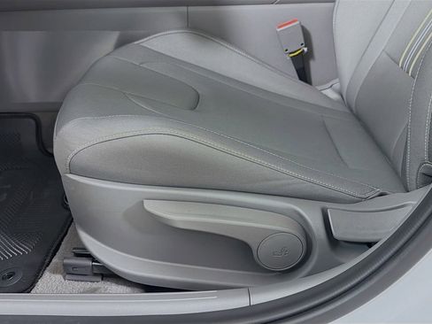 Used 2025 Hyundai Elantra Sport image 21