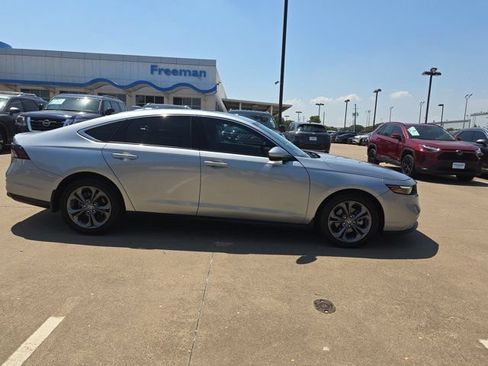 Used 2024 Honda Accord EX image 4