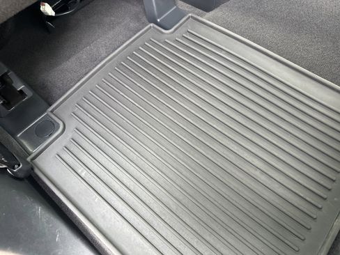 Used 2021 Nissan Titan SV w/ SV Convenience Package image 21