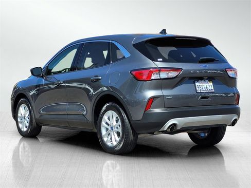 Used 2022 Ford Escape SE image 6