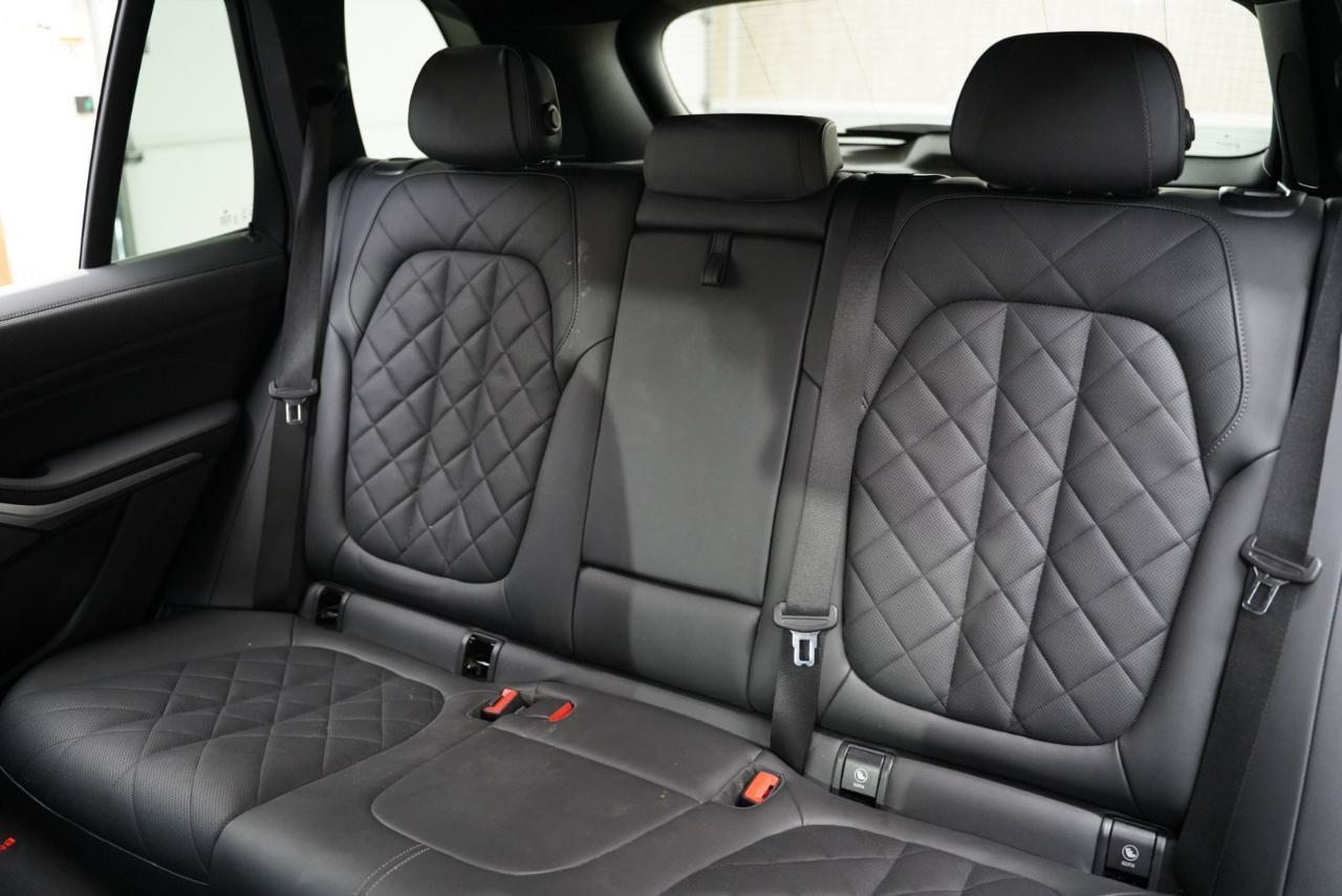 Used 2024 BMW X5 xDrive40i w/ Premium Package AWD/4WD image 33