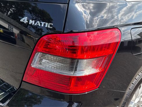 Used 2011 Mercedes-Benz GLK 350 4MATIC image 28