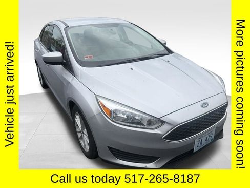 Used 2018 Ford Focus SE FWD image 1