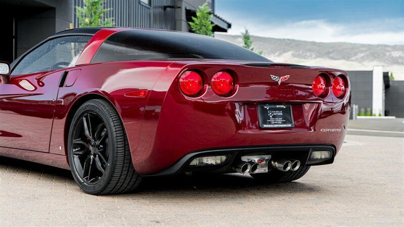 Used 2007 Chevrolet Corvette Coupe w/ Preferred Equipment Group RWD image 13