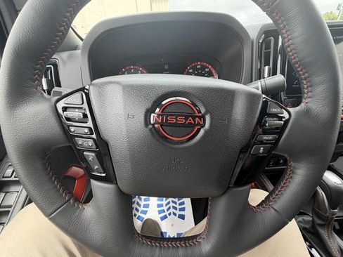 Used 2025 Nissan Frontier PRO-4X w/ Pro Premium Package AWD/4WD image 17