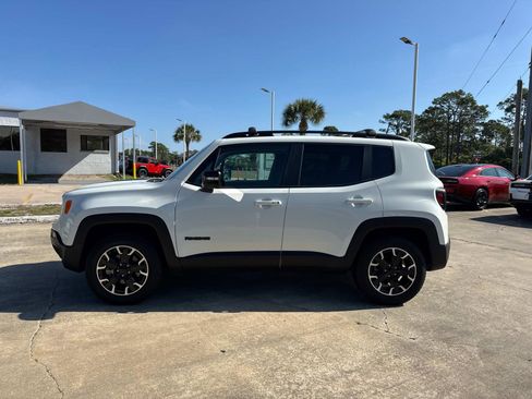 Certified 2023 Jeep Renegade Latitude AWD/4WD image 6