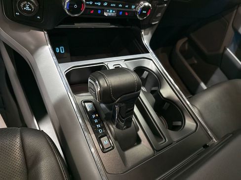 Used 2022 Ford F150 Lariat w/ Trailer Tow Package image 16