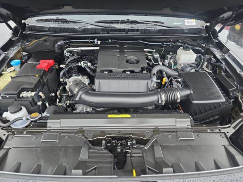 Used 2024 Nissan Frontier SL w/ Technology Package image 32