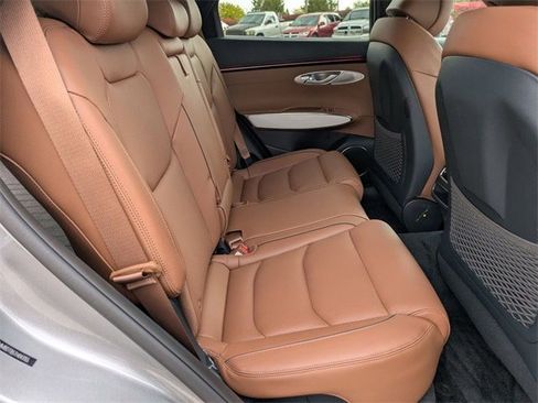 Used 2026 Genesis GV70 2.5T Advanced image 17