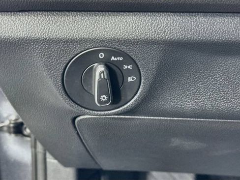 Used 2023 Volkswagen Jetta SE w/ Panoramic Sunroof Package FWD image 10
