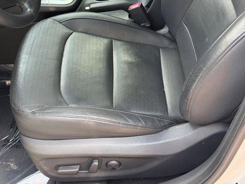 Used 2017 Hyundai Elantra Limited FWD image 22