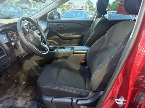Used 2025 Nissan Rogue S FWD image 8