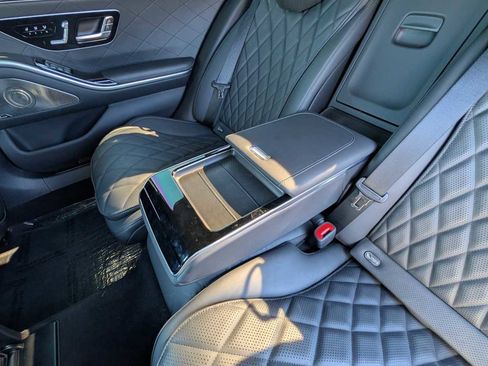 Used 2025 Mercedes-Benz S 580e 4MATIC Sedan image 25