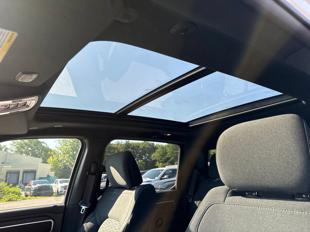 New 2026 RAM 1500 4x4 Crew Cab image 16