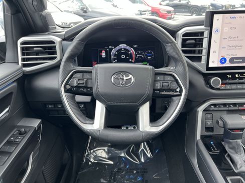 Used 2024 Toyota Sequoia Platinum image 16