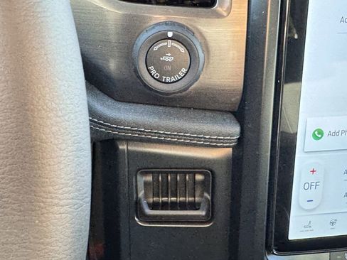 Used 2025 Ford F150 Lightning Flash image 18