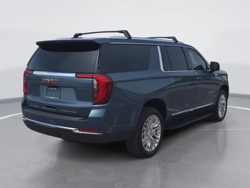 Used 2026 GMC Yukon XL Elevation w/ Elevation Premium Package AWD/4WD image 3