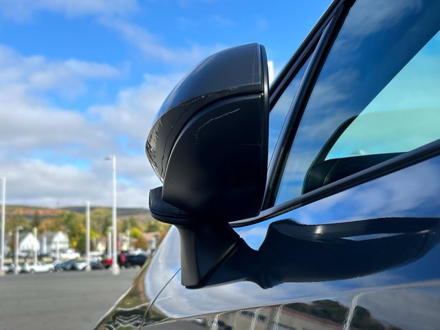 Used 2024 Toyota Corolla LE w/ LE Convenience Package FWD image 5