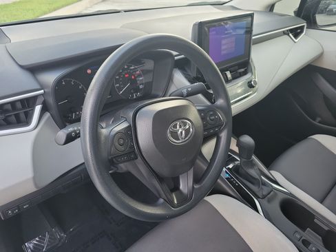 Used 2025 Toyota Corolla LE FWD image 24