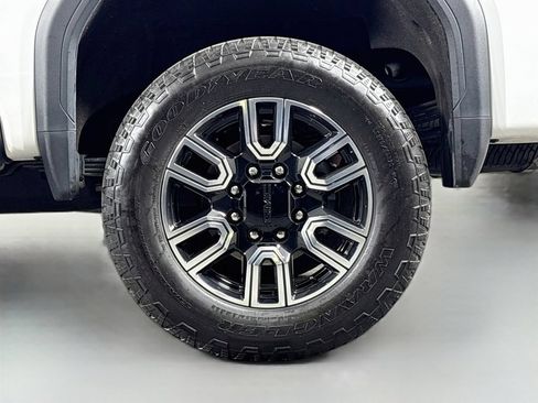Certified 2020 GMC Sierra 2500 AT4 w/ AT4 Premium Package AWD/4WD image 37