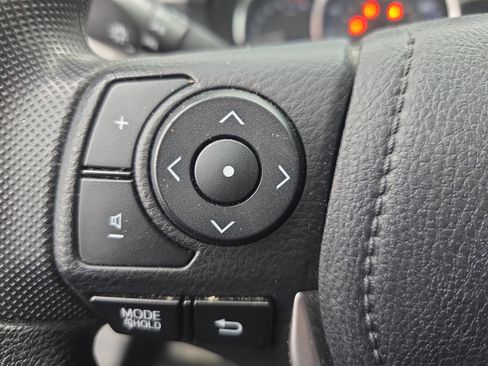 Used 2016 Toyota Corolla LE image 16