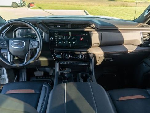 Used 2023 GMC Sierra 1500 AT4 image 15