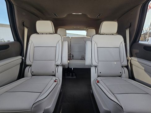 New 2026 GMC Yukon Denali w/ Sun & Power Step Package image 9