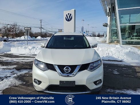 Used 2016 Nissan Rogue SV w/ SV Premium Package image 2
