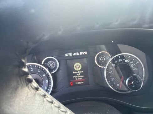 Used 2023 RAM 1500 Big Horn AWD/4WD image 3