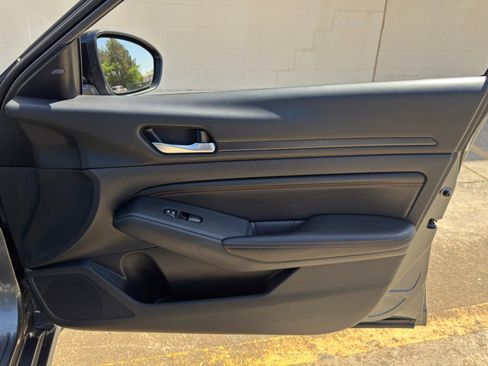 Used 2021 Nissan Altima 2.5 SR AWD/4WD image 37