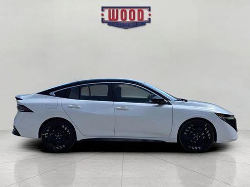 New 2026 Nissan Sentra SR image 2