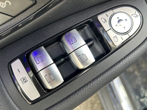 Used 2022 Mercedes-Benz GLC 300 GLC 300 image 20