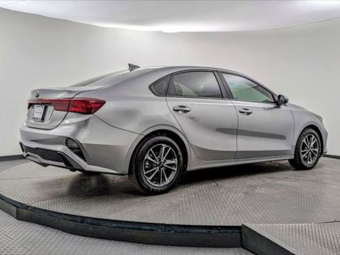Used 2024 Kia Forte LXS w/ LXS Technology Package FWD image 8