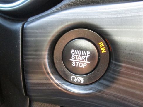 Used 2022 Jeep Grand Cherokee Laredo X image 19