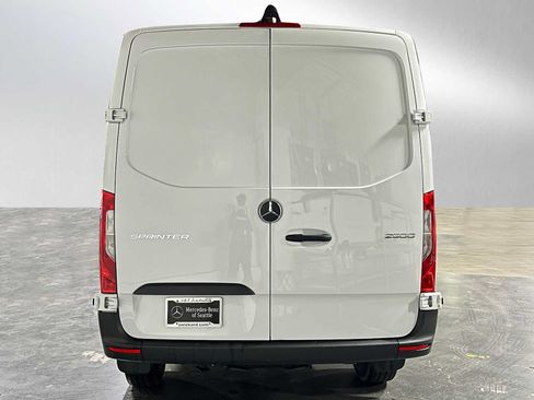 Used 2025 Mercedes-Benz Sprinter 2500 image 4