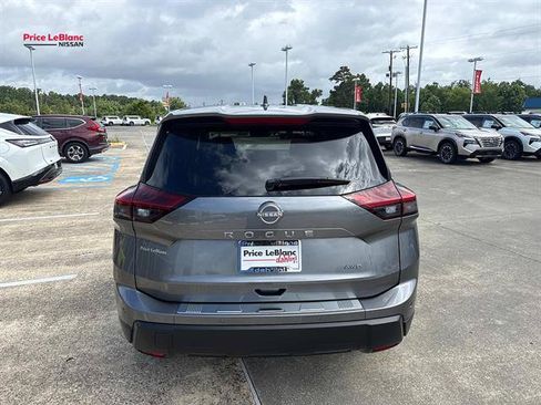 Used 2026 Nissan Rogue SV AWD/4WD image 6