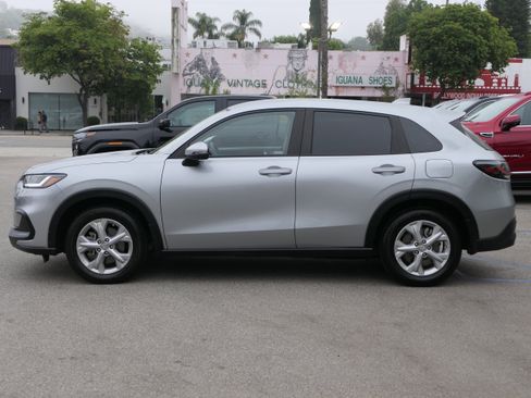 Used 2023 Honda HR-V LX image 2