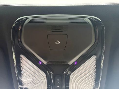 Used 2022 BMW M550i xDrive w/ Executive Package image 27