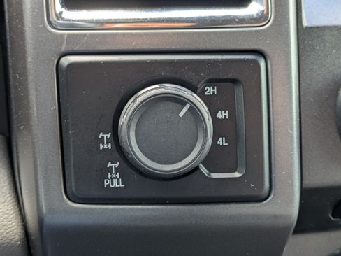 Used 2015 Ford F150 XLT w/ Equipment Group 302A Luxury AWD/4WD image 35