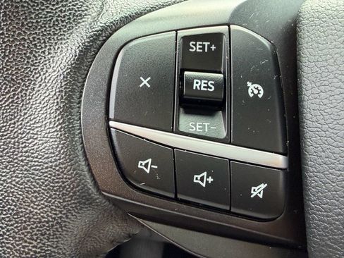 Used 2020 Ford Explorer XLT w/ Equipment Group 202A RWD image 31